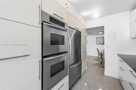 18071 Biscayne Boulevard Aventura FL 33160