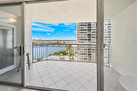 18071 Biscayne Boulevard Aventura FL 33160