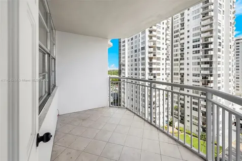 18071 Biscayne Boulevard Aventura FL 33160