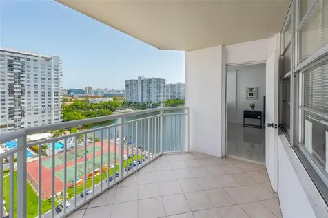 18071 Biscayne Boulevard Aventura FL 33160