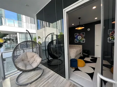 851 NE 1st Avenue Miami FL 33132