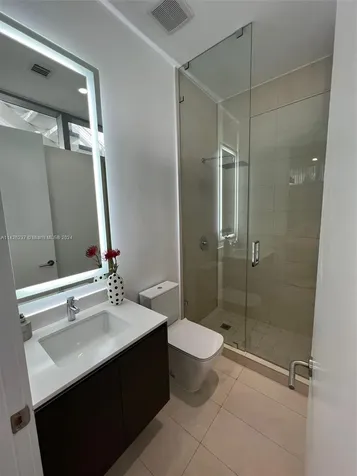 851 NE 1st Avenue Miami FL 33132