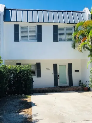 5784 SW 74th Terrace South Miami FL 33143