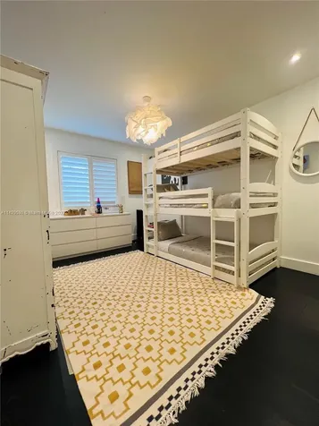 5784 SW 74th Terrace South Miami FL 33143