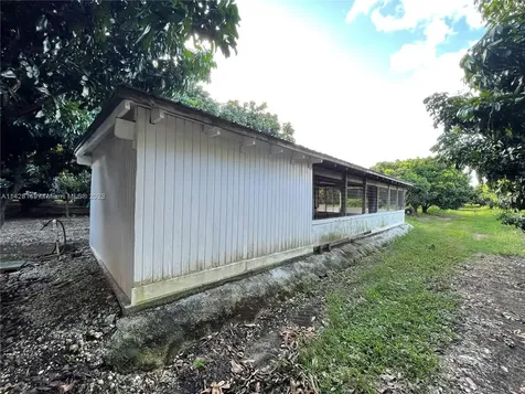 33300 SW 202nd Avenue Homestead FL 33034