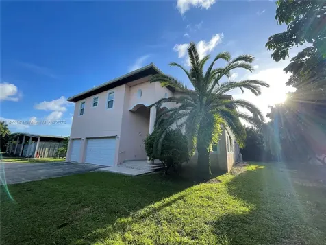 33300 SW 202nd Avenue Homestead FL 33034