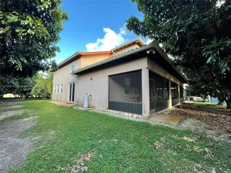 33300 SW 202nd Avenue Homestead FL 33034