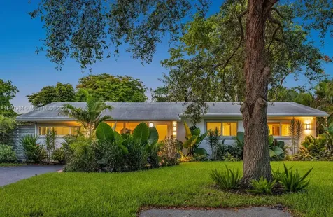 465 NW 88th Terrace El Portal FL 33150