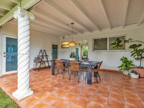 465 NW 88th Terrace El Portal FL 33150