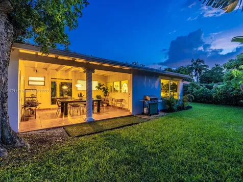 465 NW 88th Terrace El Portal FL 33150