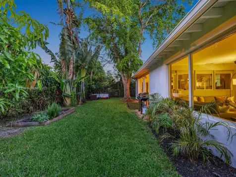 465 NW 88th Terrace El Portal FL 33150
