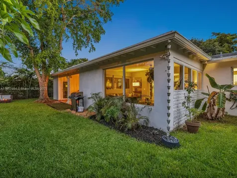 465 NW 88th Terrace El Portal FL 33150