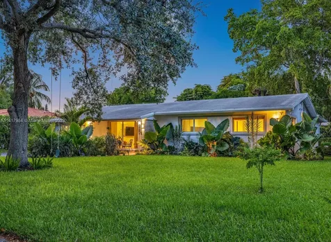 465 NW 88th Terrace El Portal FL 33150
