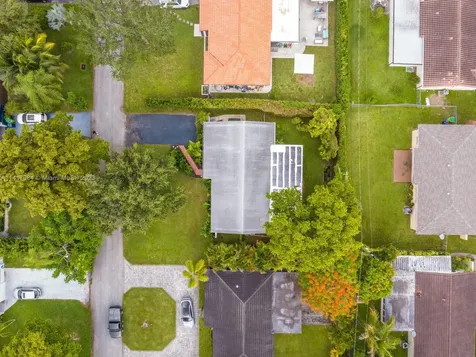 465 NW 88th Terrace El Portal FL 33150