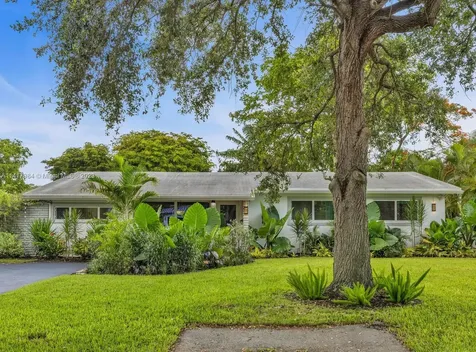465 NW 88th Terrace El Portal FL 33150