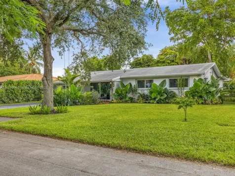 465 NW 88th Terrace El Portal FL 33150