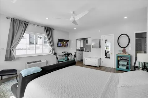 1100 Collins Avenue Miami Beach FL 33139