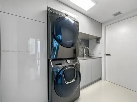 17001 Collins Avenue Sunny Isles Beach FL 33160