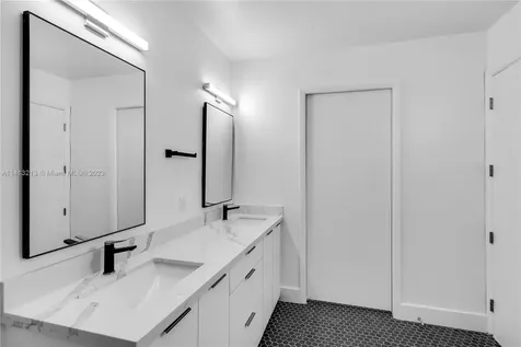2275 Biscayne Boulevard Miami FL 33137