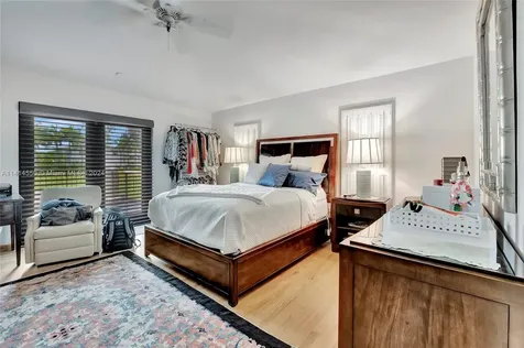 4716 University Drive Coral Gables FL 33146