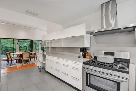700 NE 16th Terrace Fort Lauderdale FL 33304