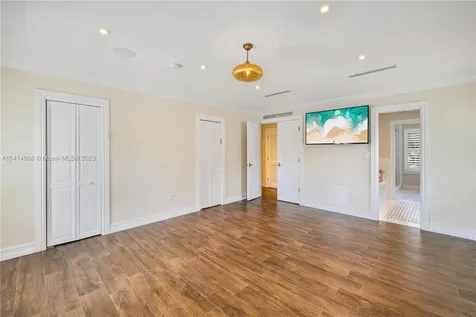 4531 N Bay Road Miami Beach FL 33140