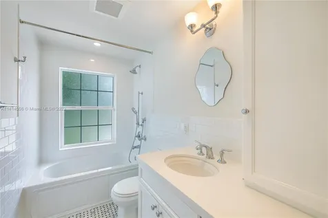 4531 N Bay Road Miami Beach FL 33140
