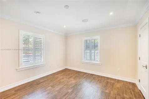4531 N Bay Road Miami Beach FL 33140