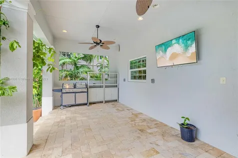 4531 N Bay Road Miami Beach FL 33140