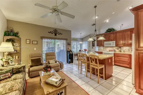 228 NW 101st Avenue Plantation FL 33324