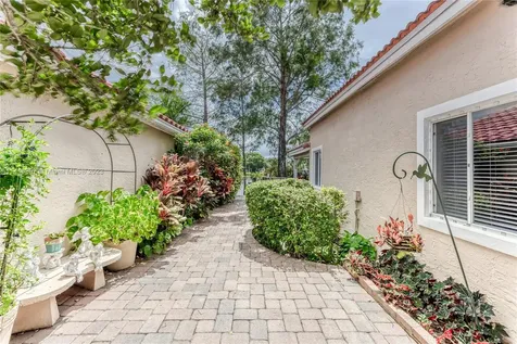 228 NW 101st Avenue Plantation FL 33324