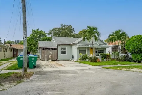 2946 SW 26th Street Miami FL 33133
