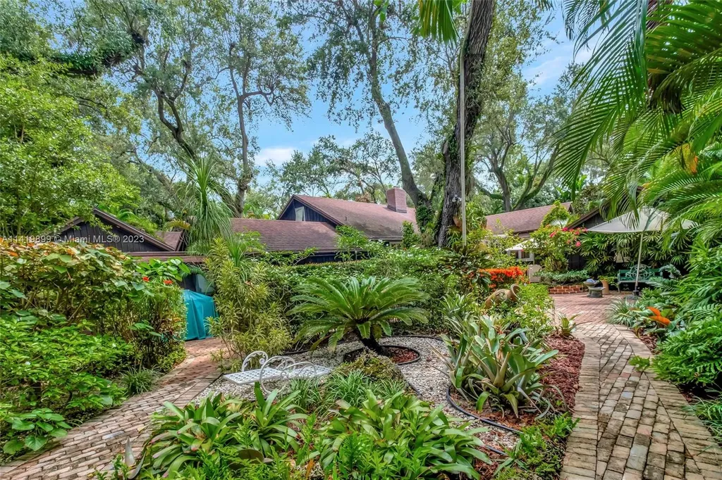 2801 Emathla Street Miami FL 33133