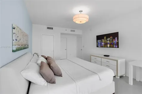 6799 Collins Avenue Miami Beach FL 33141