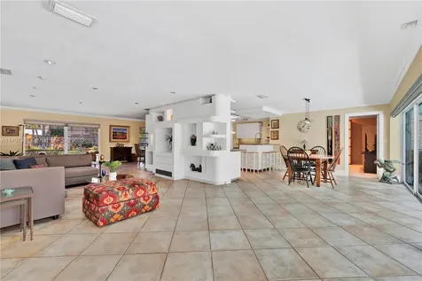 7305 SW 122nd Street Pinecrest FL 33156