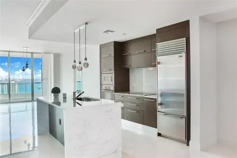 900 Biscayne Boulevard Miami FL 33132