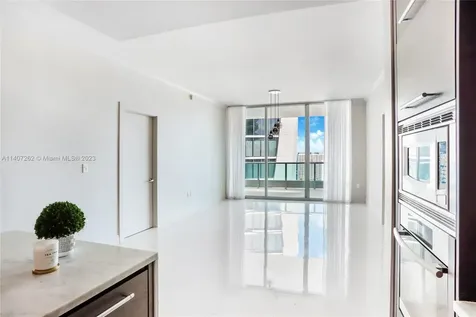 900 Biscayne Boulevard Miami FL 33132