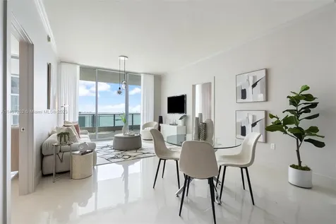900 Biscayne Boulevard Miami FL 33132