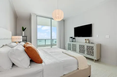 900 Biscayne Boulevard Miami FL 33132