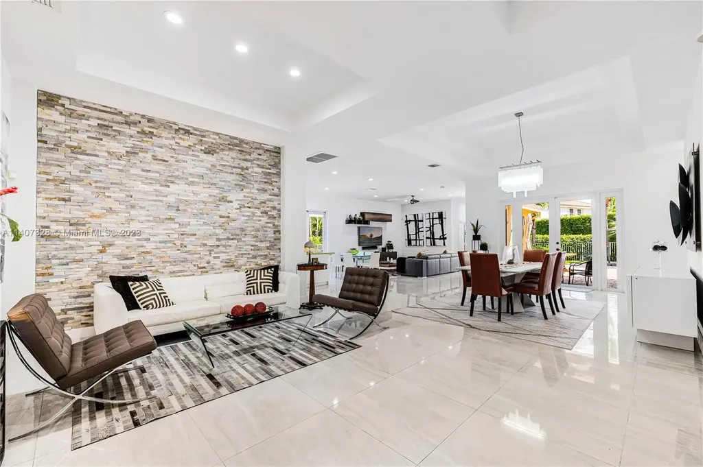 1959 Harbor View Circle Weston FL 33327
