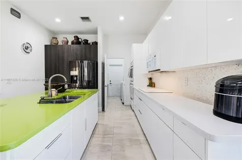 1959 Harbor View Circle Weston FL 33327