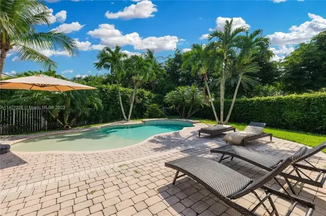 1959 Harbor View Circle Weston FL 33327