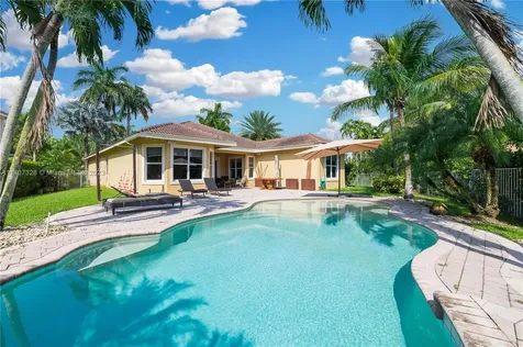 1959 Harbor View Circle Weston FL 33327
