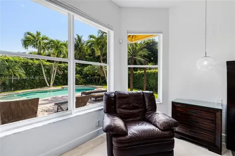 1959 Harbor View Circle Weston FL 33327