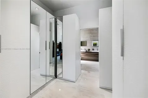 1959 Harbor View Circle Weston FL 33327