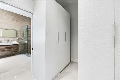 1959 Harbor View Circle Weston FL 33327