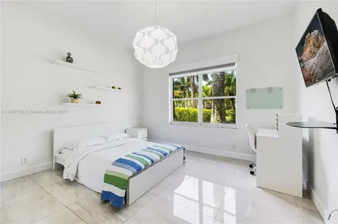 1959 Harbor View Circle Weston FL 33327