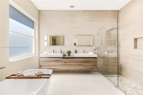 1959 Harbor View Circle Weston FL 33327