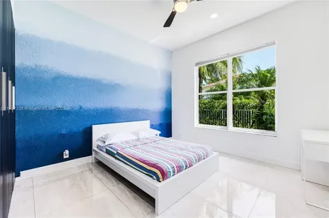 1959 Harbor View Circle Weston FL 33327