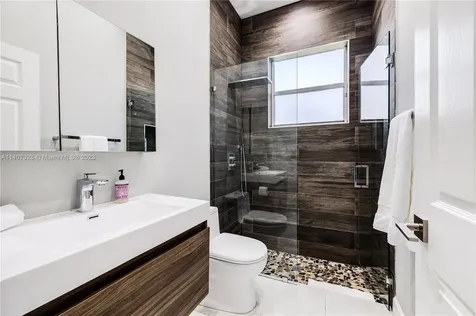 1959 Harbor View Circle Weston FL 33327